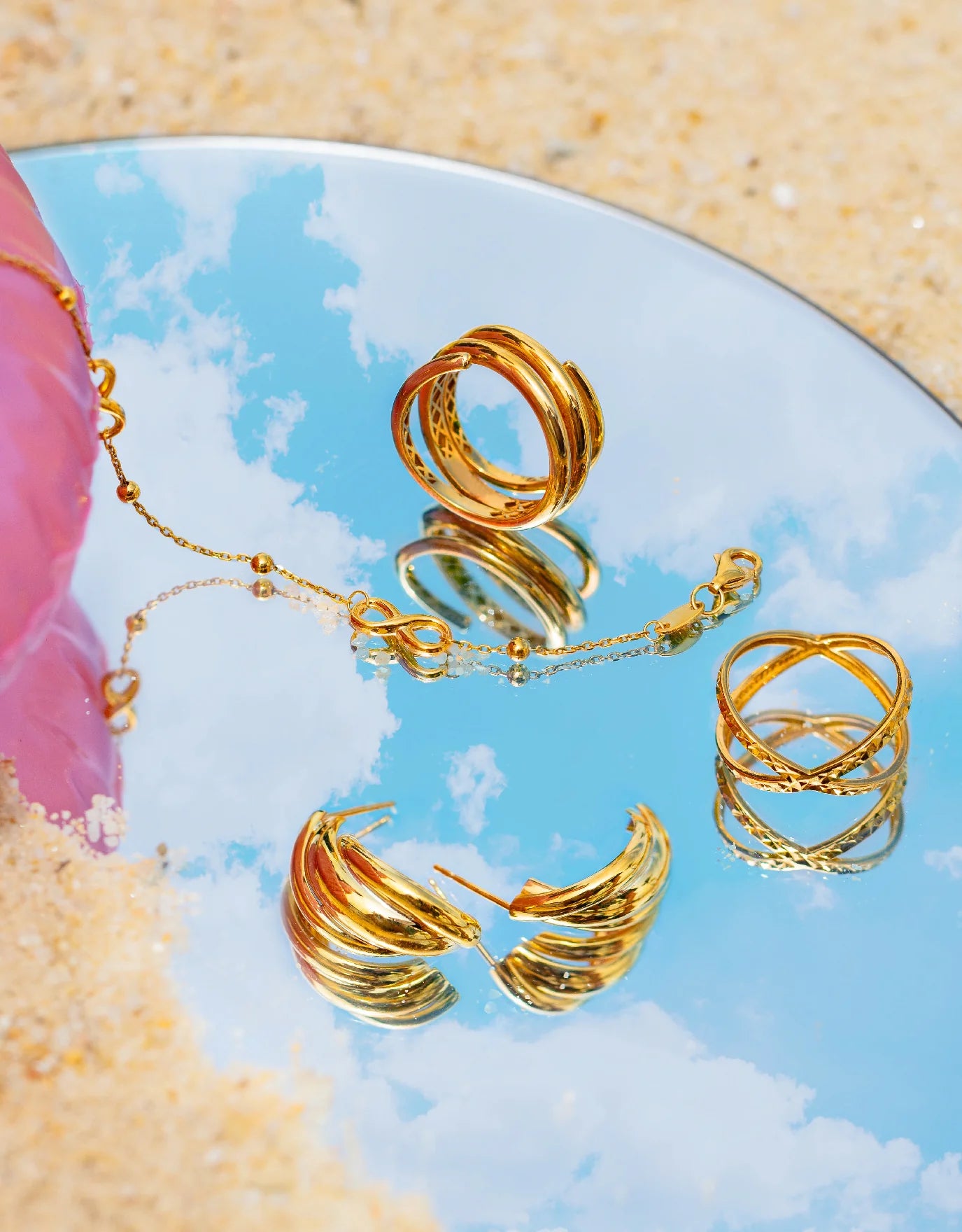 LVC MOD22 Onda Arc Gold Earrings