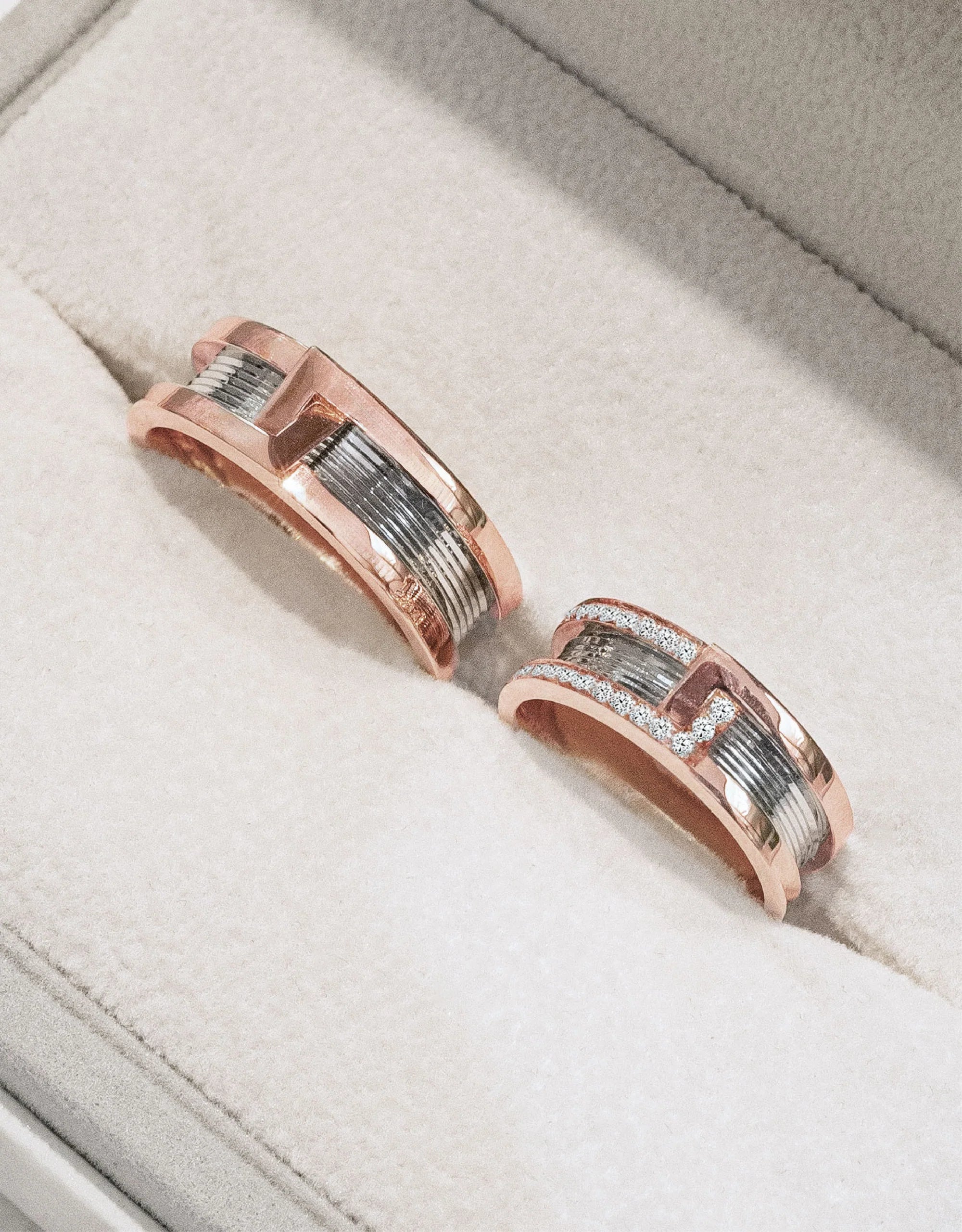 LVC Promise Interlocking Wedding Band