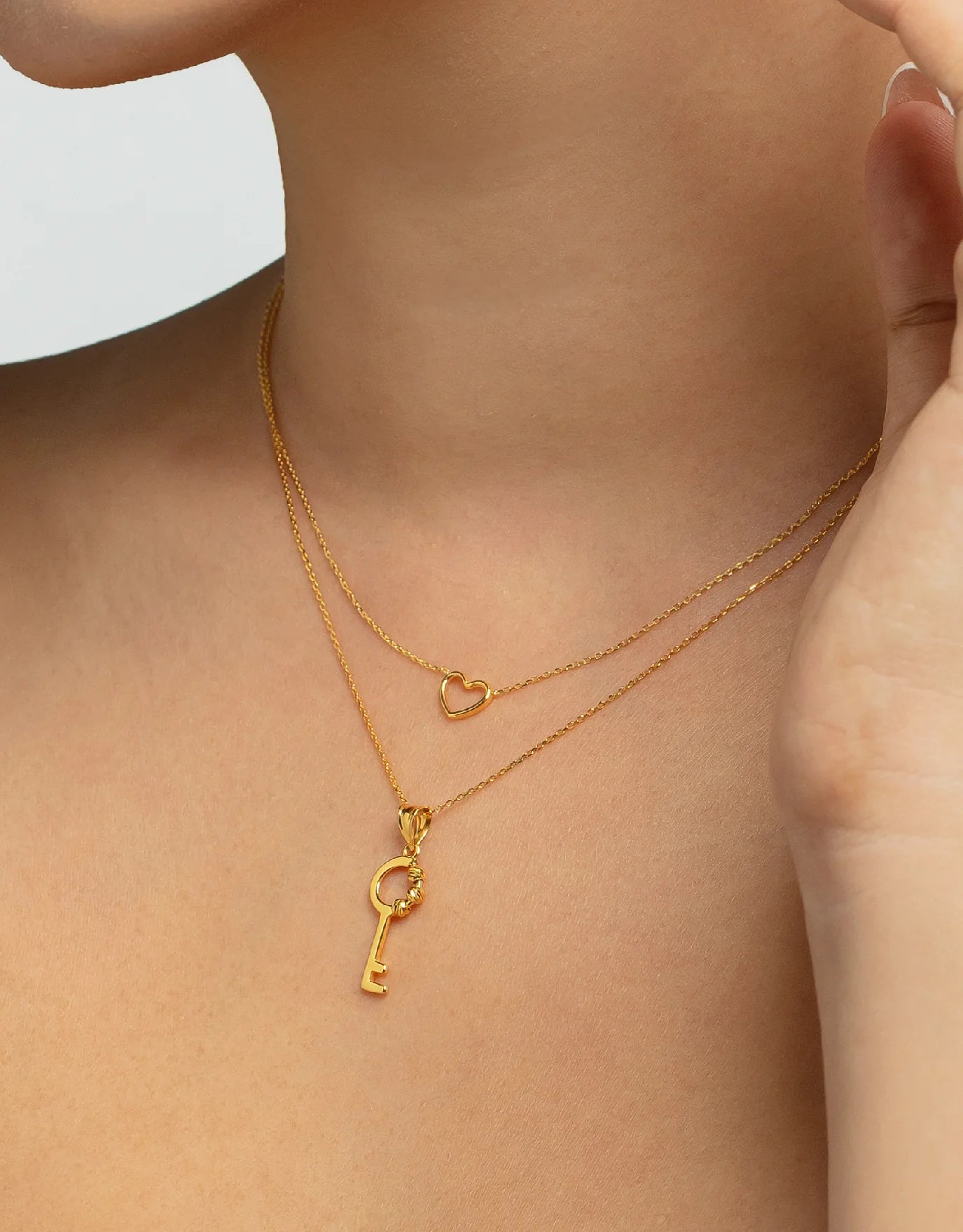 LVC MOD22 Dainty Heart Gold Necklace