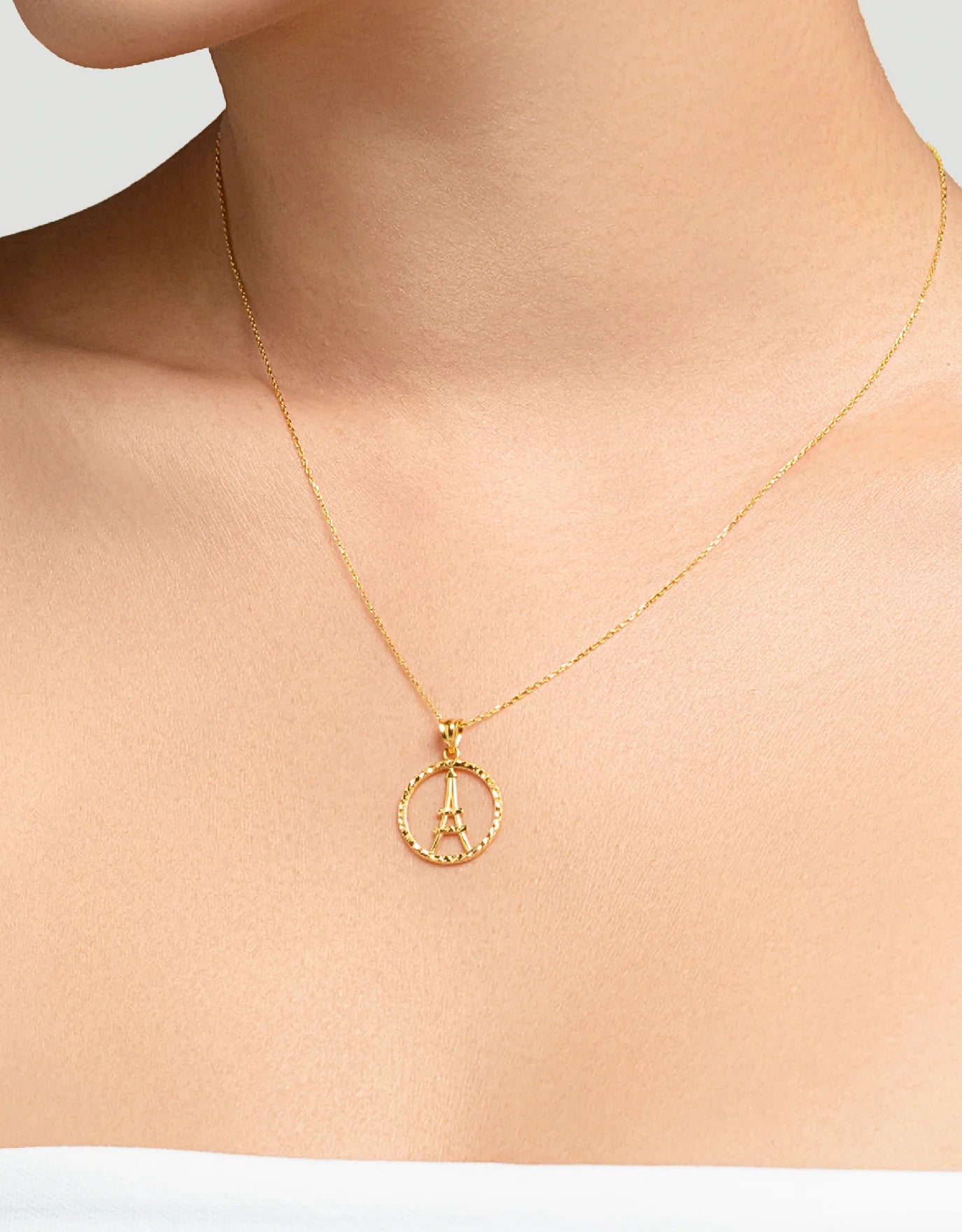LVC MOD22 Eiffel Circle Gold Pendant