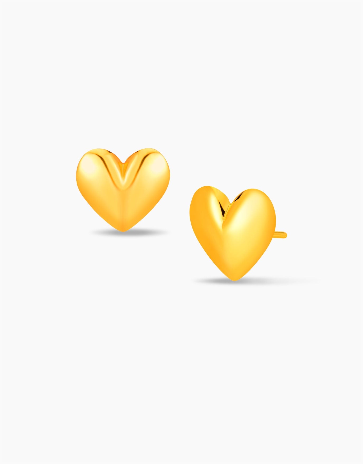LVC MOD22 Besotted Heart 金色爱心耳环,适合日常佩戴与送礼,轻盈精致设计