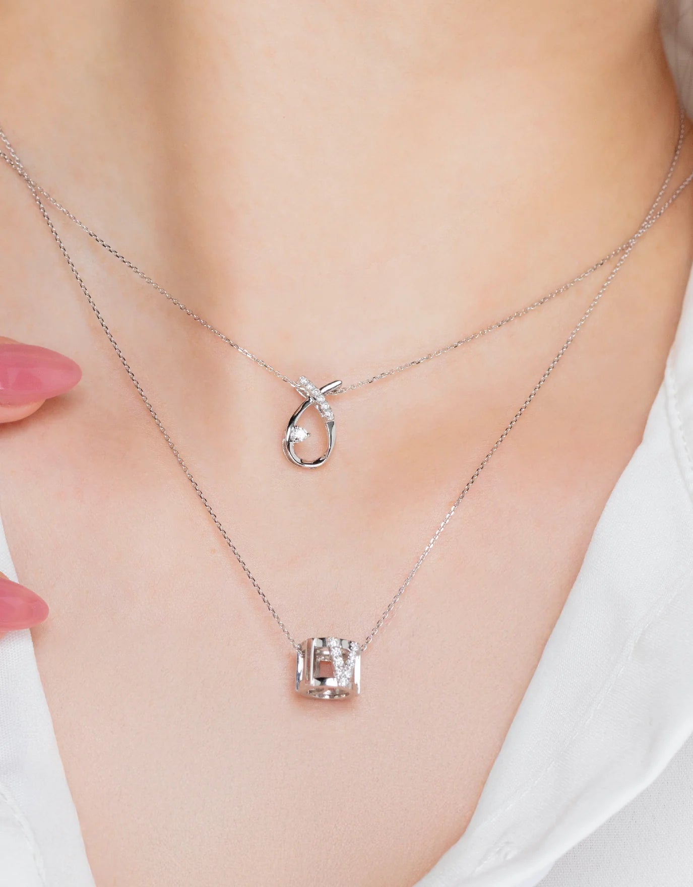 LVC Charmes Hexagon Barrel Diamond Pendant