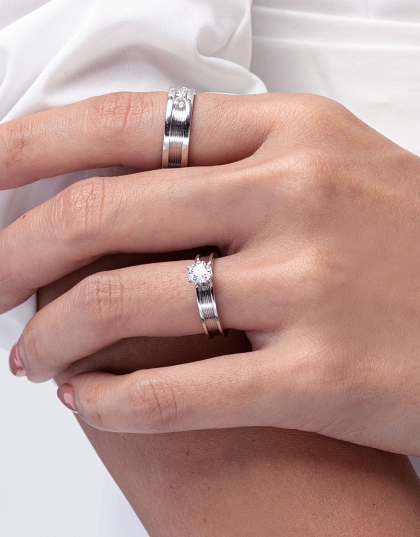 LVC lab grown diamond ring solitaire   in white gold worn on the ring finger designed with a modern setting