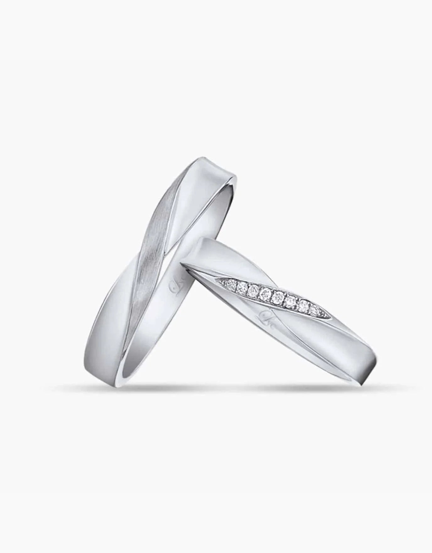 LVC Desirio Infinity Wedding Band with a Band of Diamonds
