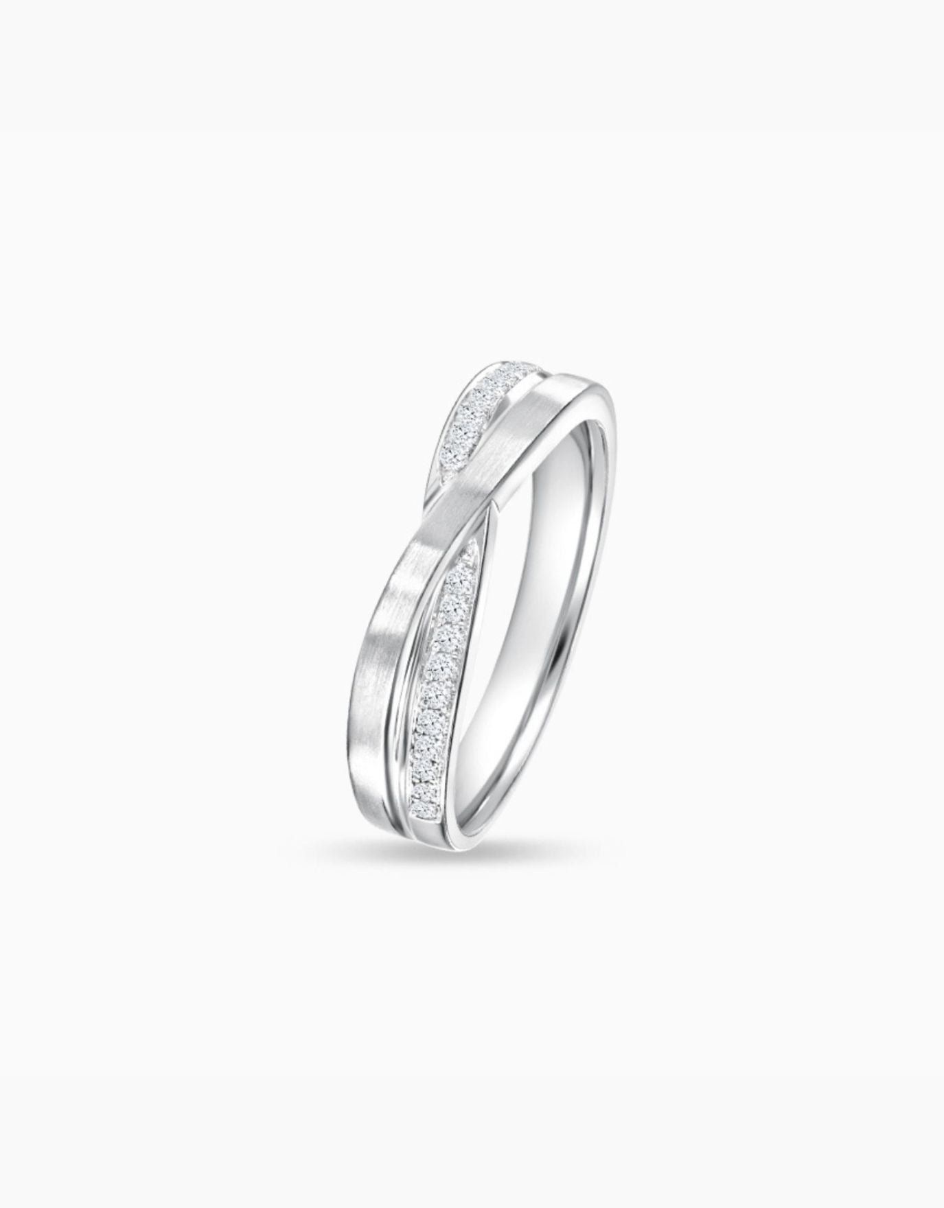 LVC wedding ring in platinum seen on another angle to showcase its intertwined band