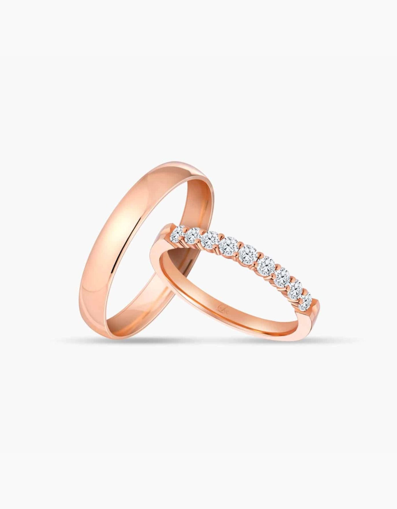 jenis Cincin tunang sepasang LVC Eterno Harmony emas ros dengan cincin eternity separuh berlian dan cincin polos