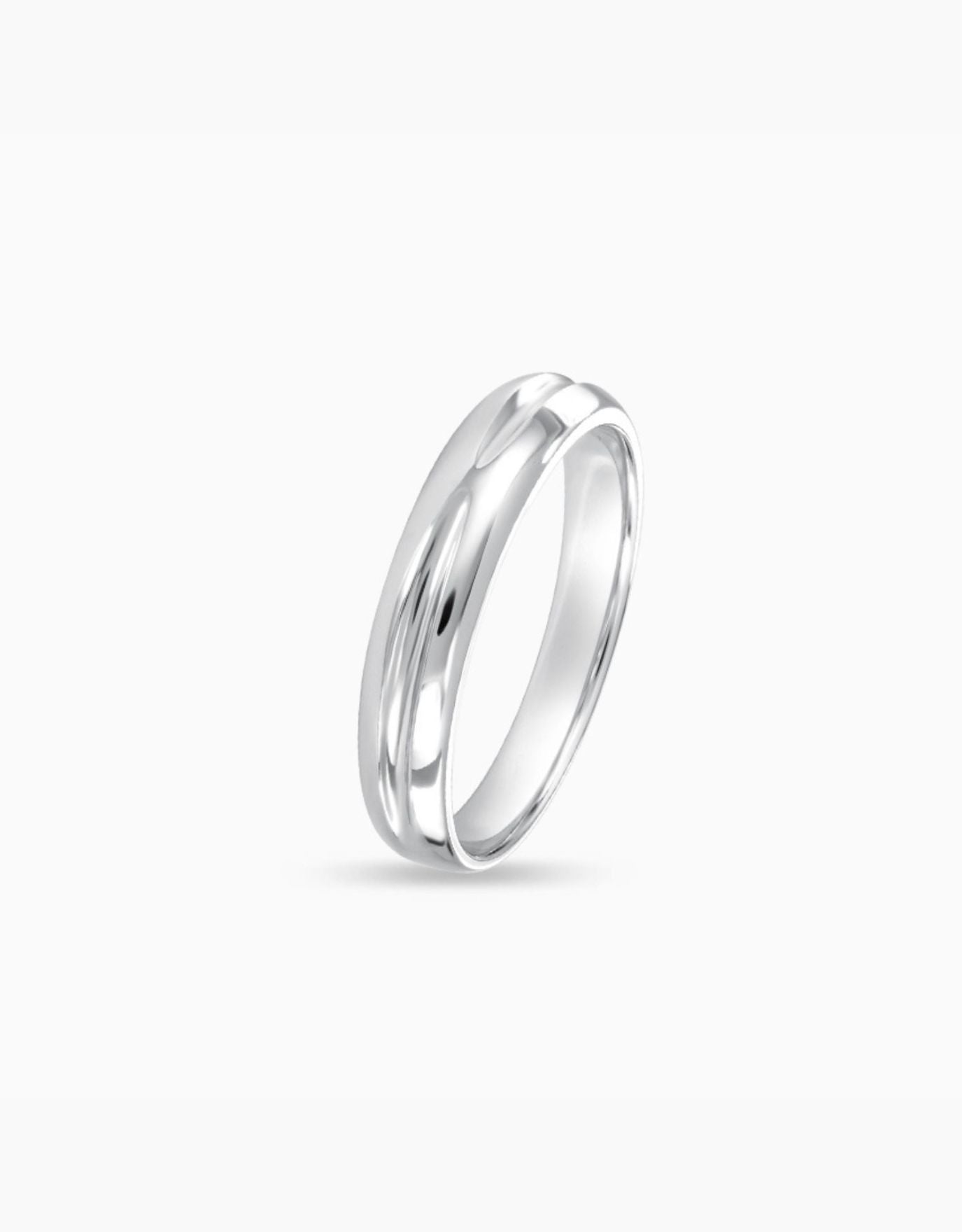 Cincin platinum LVC Purete Blessed kemasan matte dan berkilat, sesuai sebagai hantaran kahwin untuk lelaki.