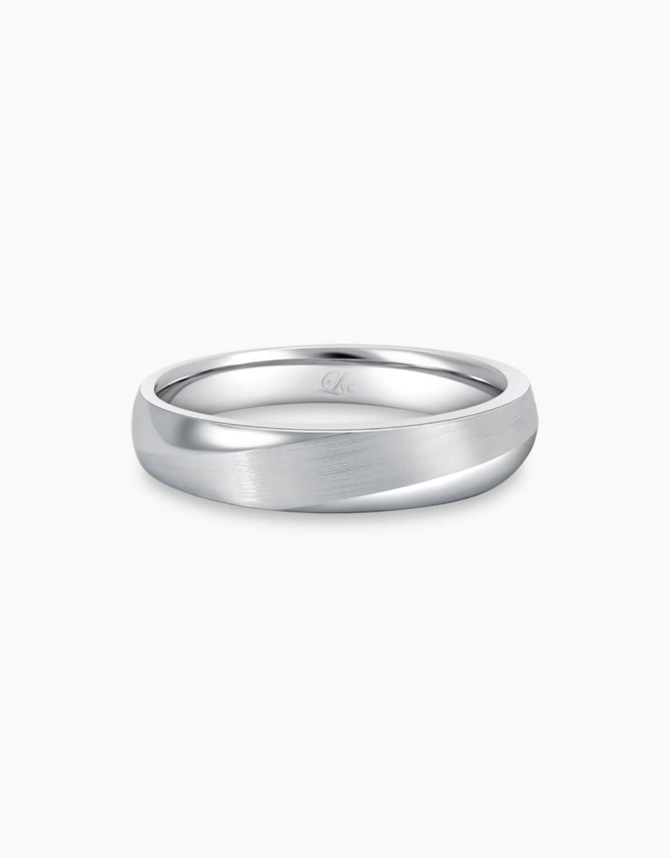 Cincin platinum LVC Purete Classic kemasan matte, sesuai untuk hantaran kahwin lelaki.