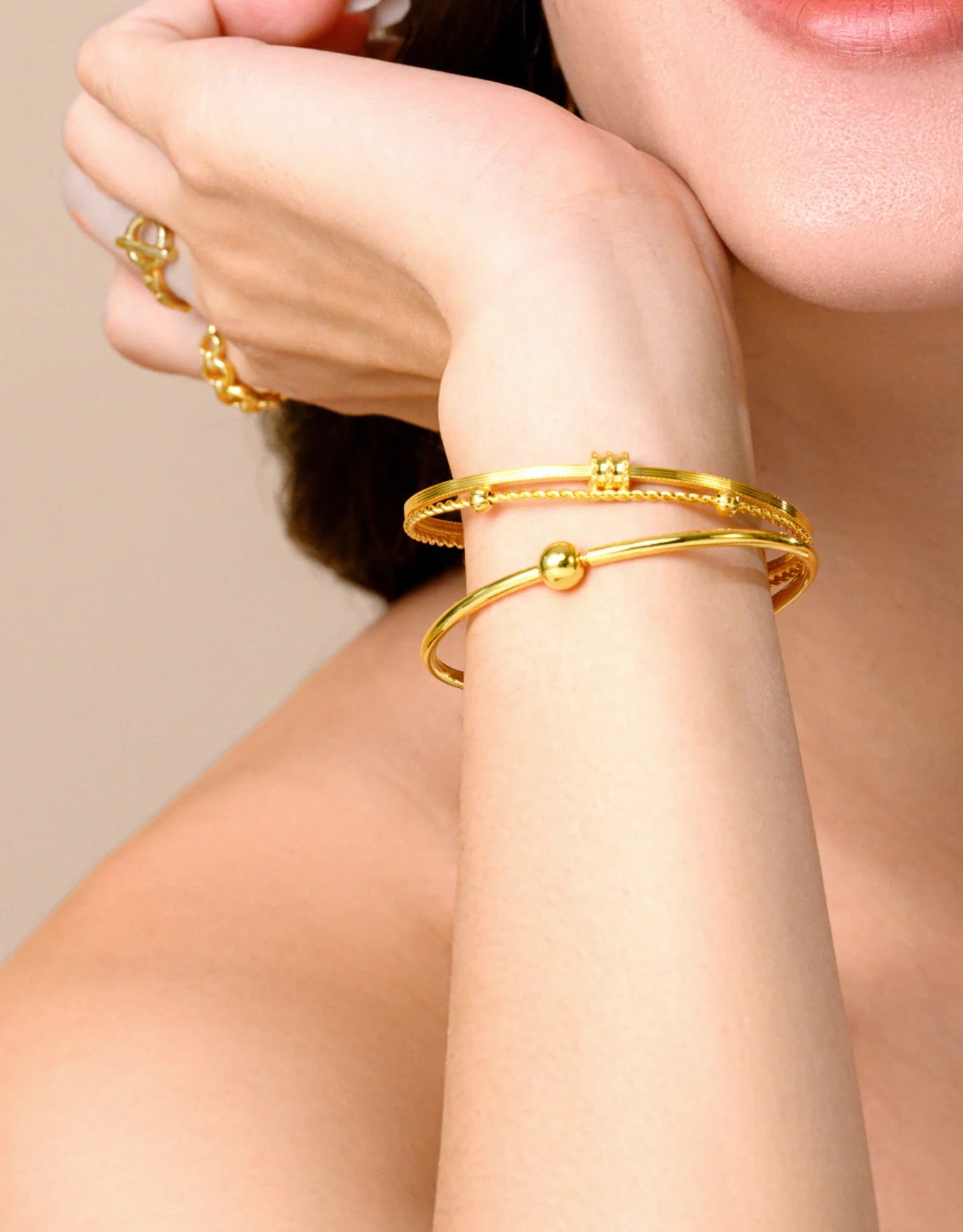 LVC 9IN Gold Ball 999 Gold Bangle