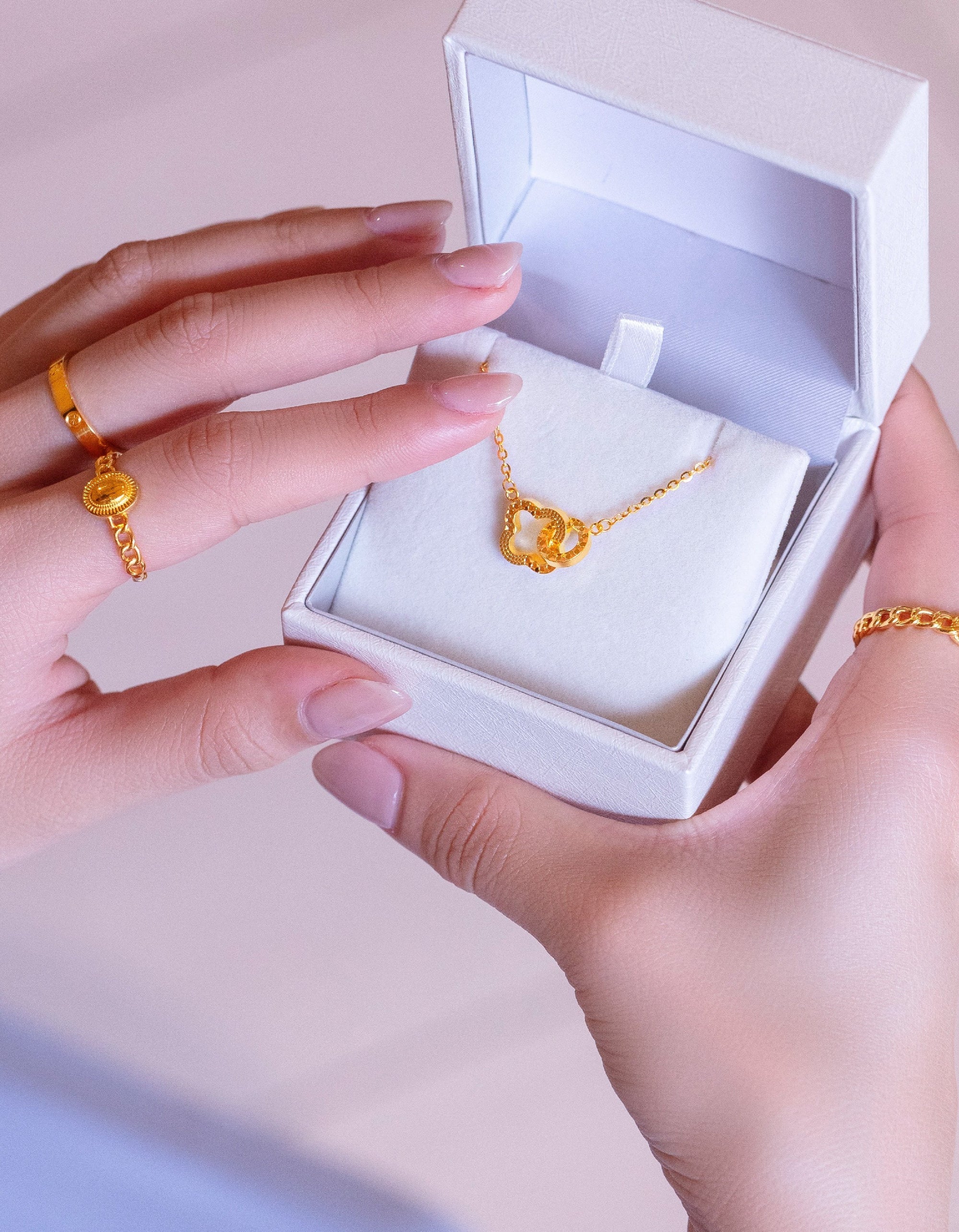 LVC 9IN Flowerette 999 Gold Ring